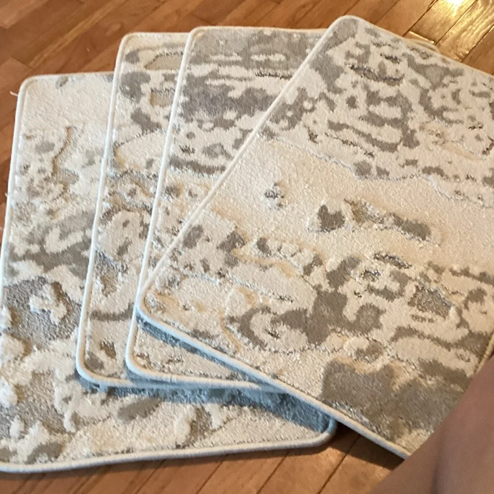 Luxurious Cream and Gray Bath Mats